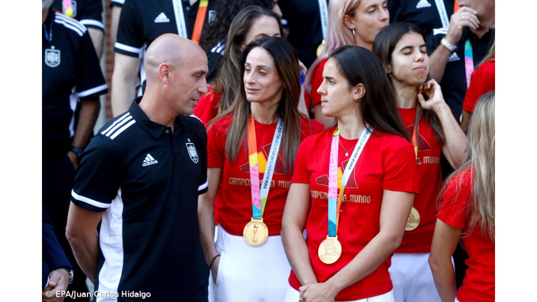 Jenni Hermoso pede sanções para Luís Rubiales através do sindicato