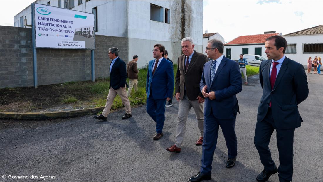 Presidente do Governo açoriano critica estratégia socialista de "propaganda e inação" na Habitação