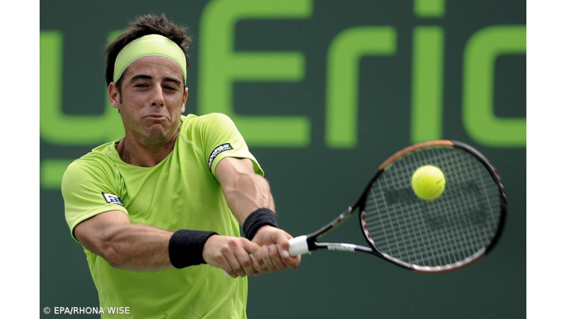 Frederico Gil perde com Dolgopolov na estreia em singulares