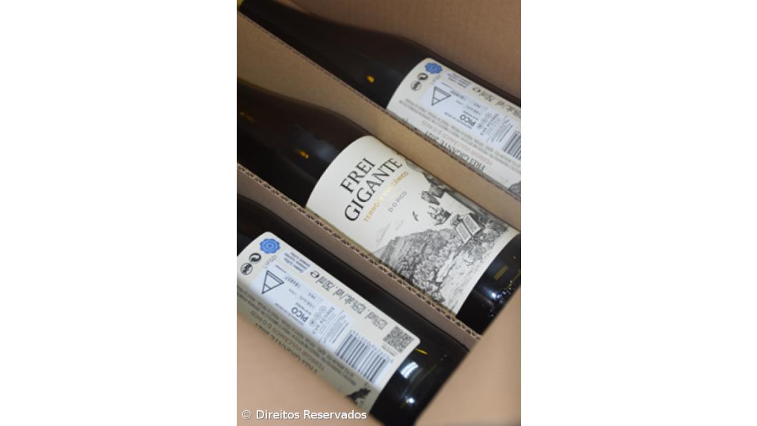 Vinho "Frei Gigante" com nova imagem que conta a história da origem dos vinhos 