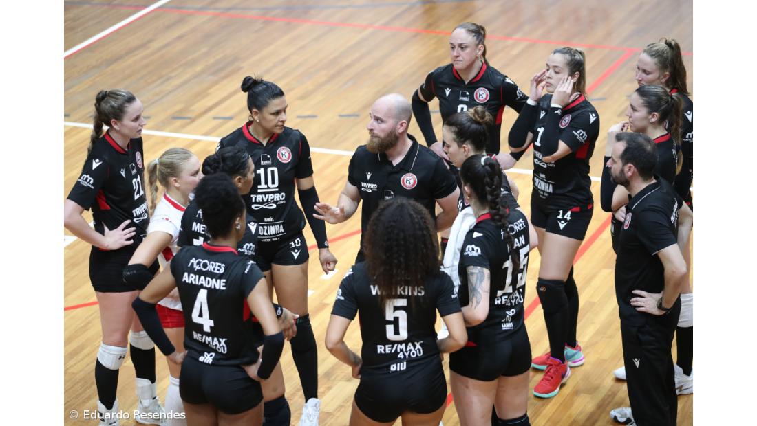 Clube K perde na negra, mas sobe uma posição