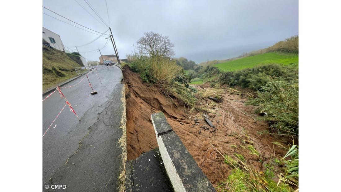 Mau tempo obriga ao realojamento de uma família em Santo António
