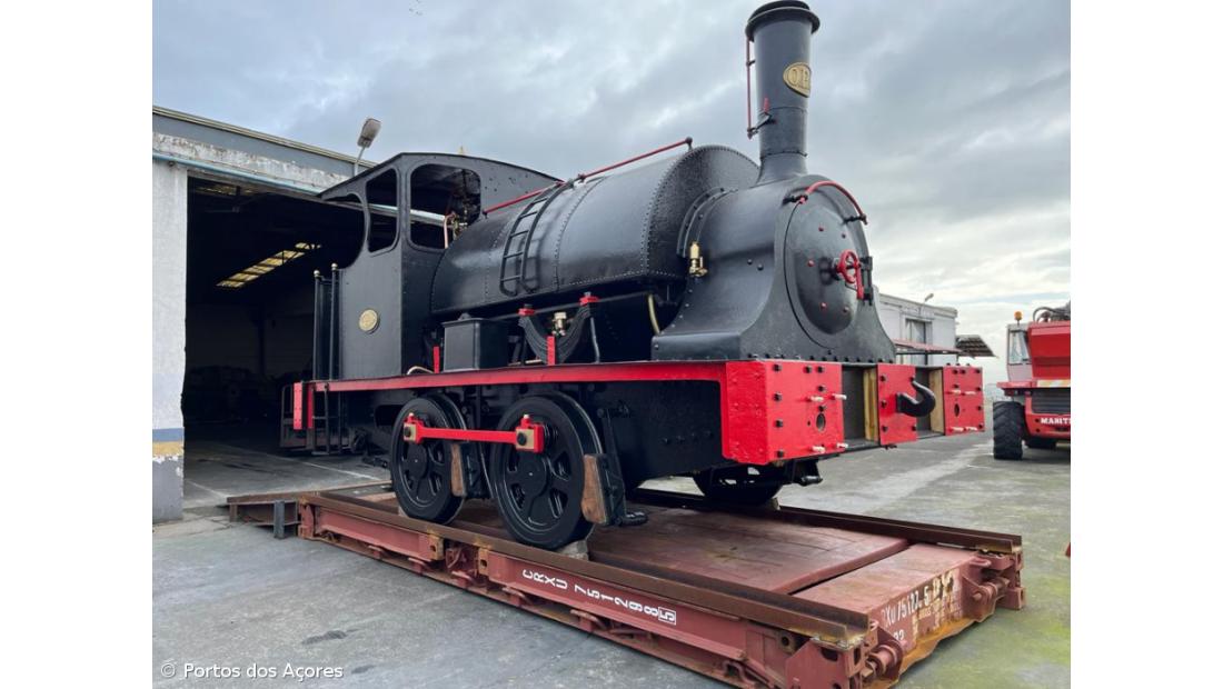 Antiga locomotiva do porto de Ponta Delgada volta a ganhar cor – Imagem 1