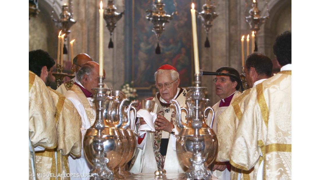 Novo Papa deve promover a "reconstrução do rosto da Igreja"