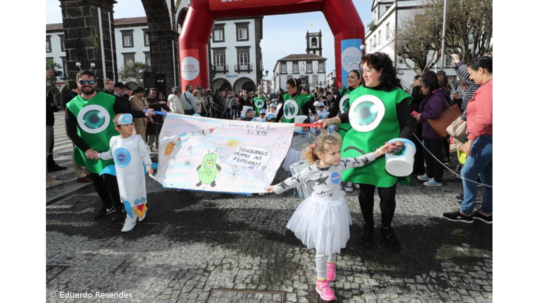 Galeria fotográfica do Corso de Carnaval em Ponta Delgada – Imagem 21
