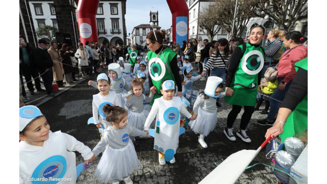 Galeria fotográfica do Corso de Carnaval em Ponta Delgada – Imagem 22
