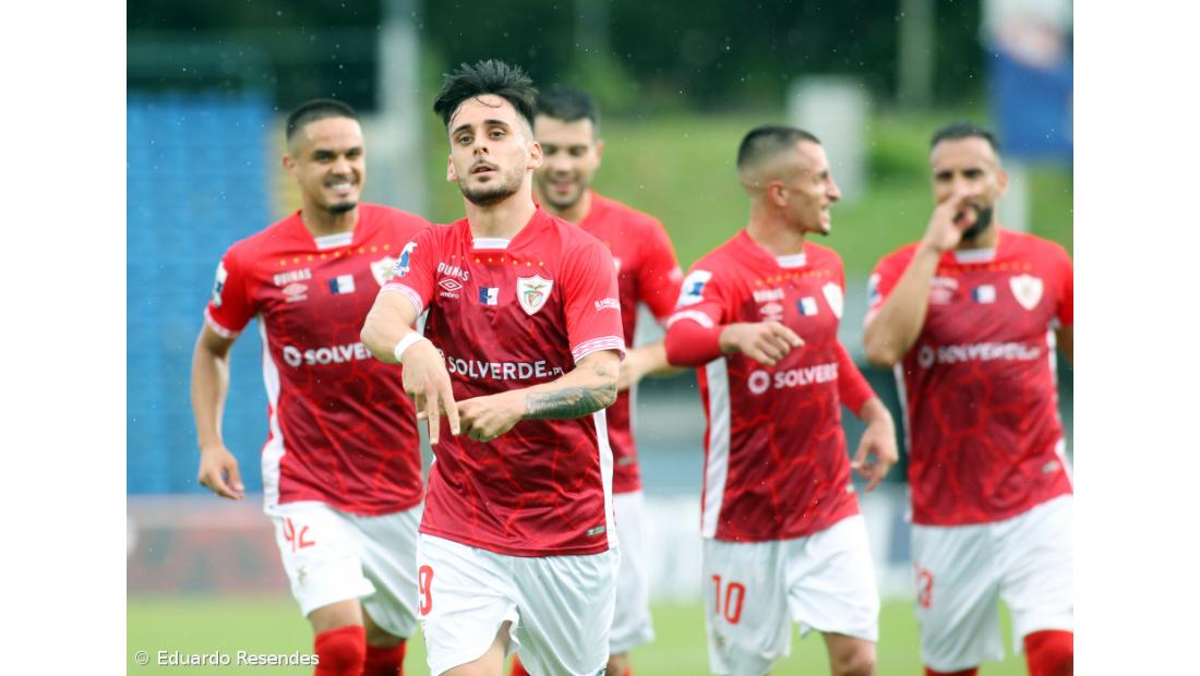 Santa Clara a um triunfo de regressar à I Liga
