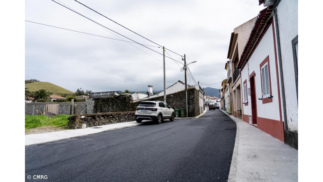 Câmara Municipal da Ribeira Grande conclui intervenção em rua da Ribeirinha – Imagem 2