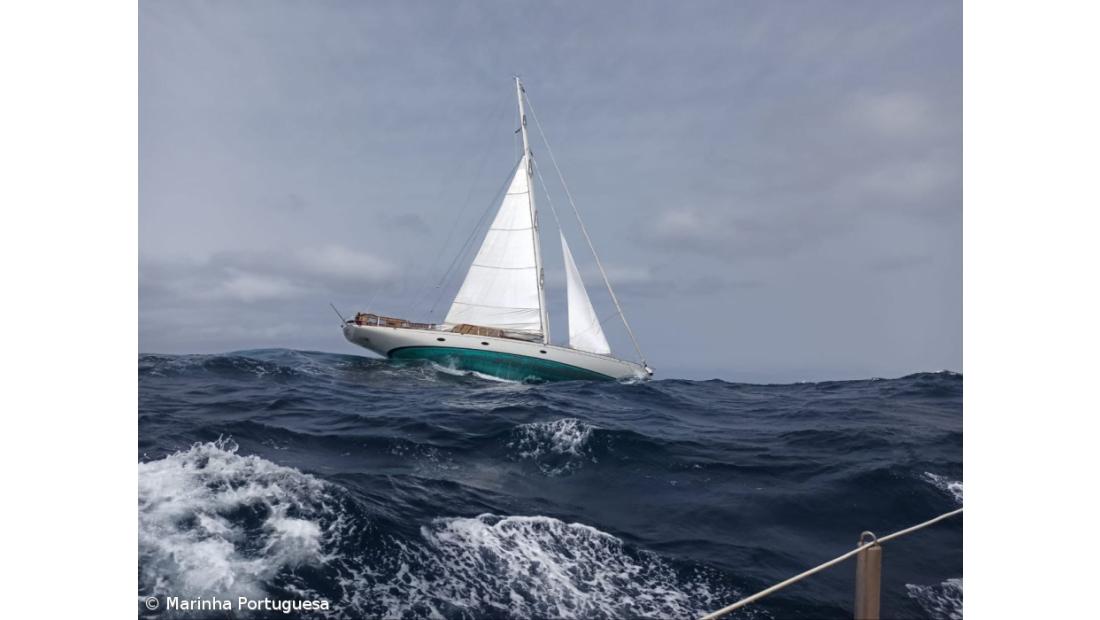 Marinha resgata sete pessoas a bordo de veleiro nos Açores – Imagem 2