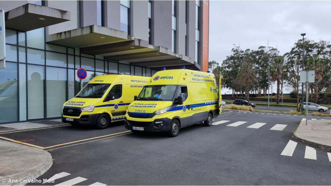 Incêndio no Hospital de Ponta Delgada está a levar à retirada de doentes