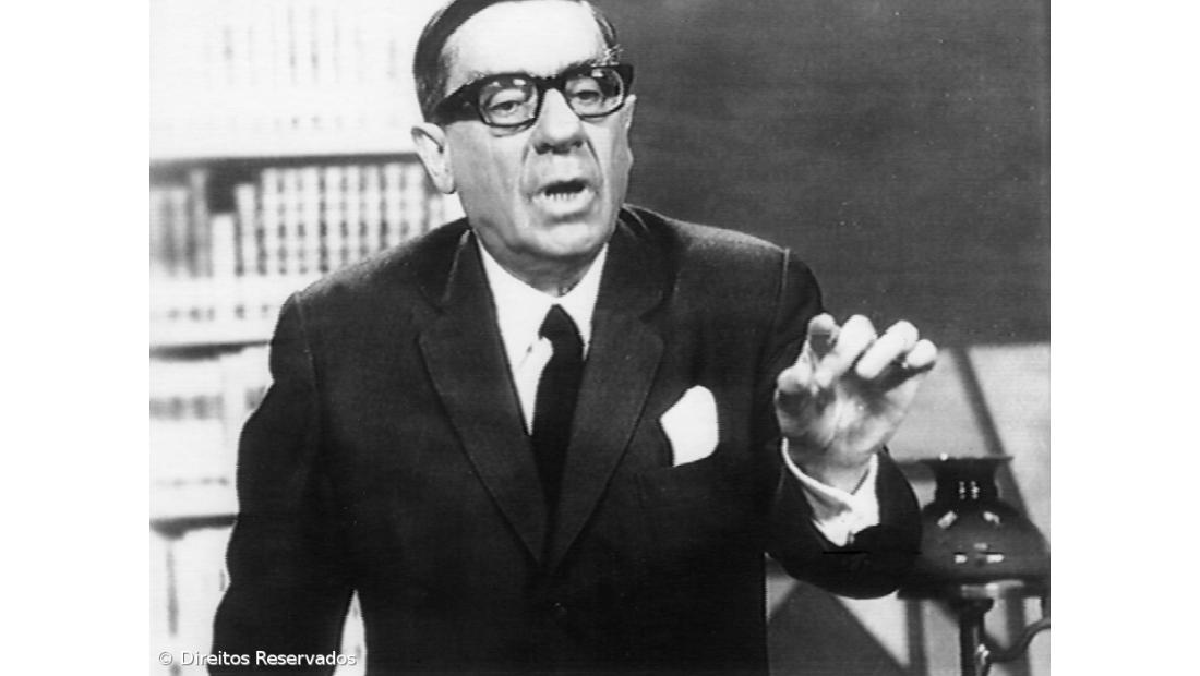 Grémio das Nove sobre Vitorino Nemésio