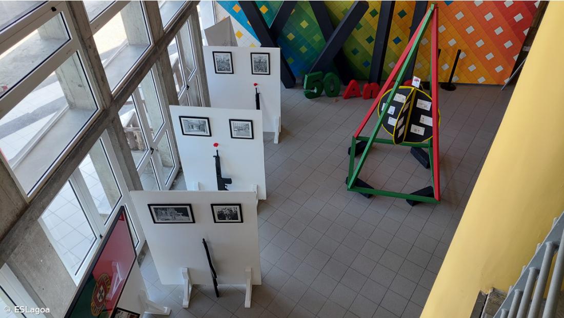 Fotografias e Bandeira Nacional cinquentenária em Exposição – Imagem 7