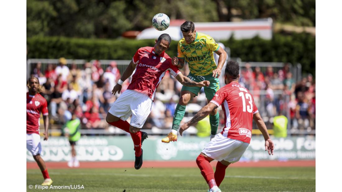 Santa Clara festeja a subida à I Liga com vitória em Mafra