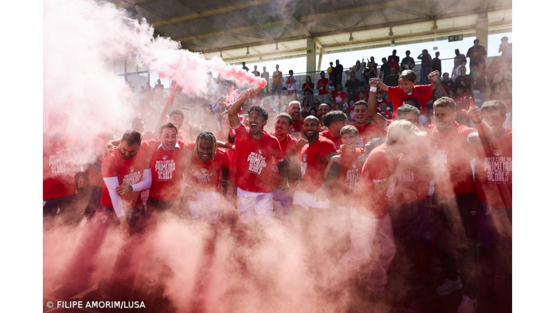 Mais de uma centena de adeptos receberam promovido Santa Clara em Ponta Delgada – Imagem 2