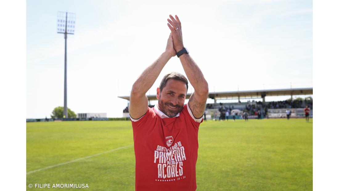 Mais de uma centena de adeptos receberam promovido Santa Clara em Ponta Delgada – Imagem 5