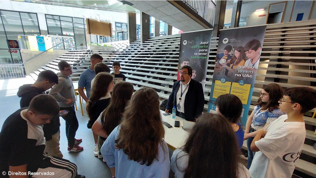 Feira da Empregabilidade, Formação e Educação na EBI de Ponta Garça – Imagem 3