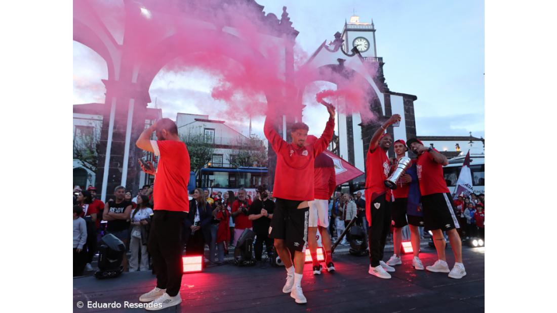 Santa Clara festeja nas Portas da Cidade o título de campeão da II Liga – Imagem 4