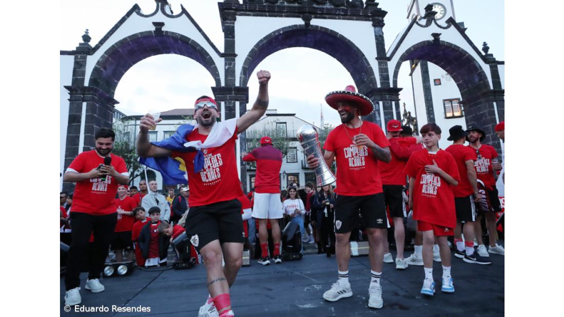 Santa Clara festeja nas Portas da Cidade o título de campeão da II Liga – Imagem 5