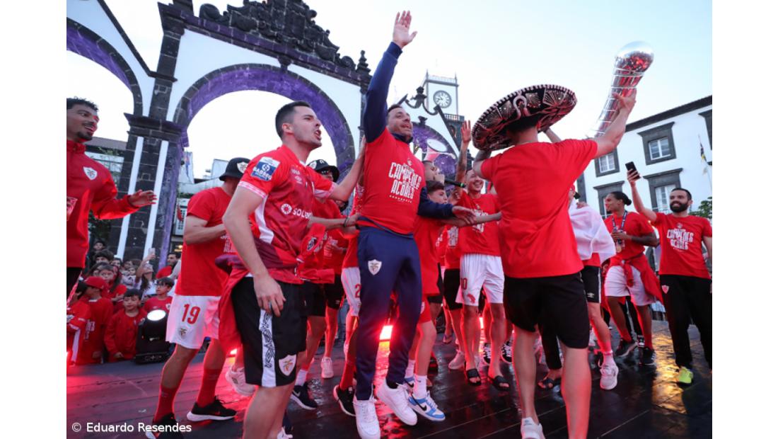 Santa Clara festeja nas Portas da Cidade o título de campeão da II Liga – Imagem 7