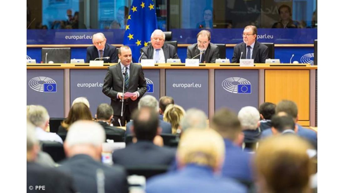 Quais são os partidos que atuam no Parlamento?