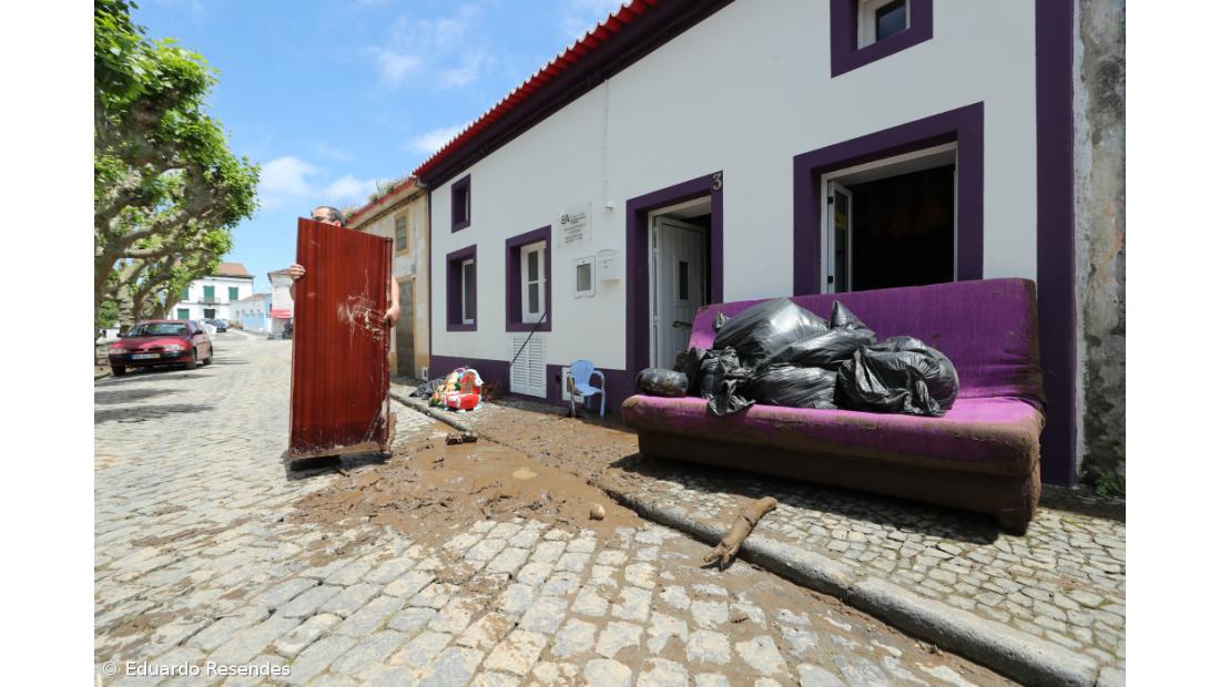 O dia a seguir foi de arregaçar mangas na Ribeira Grande – Imagem 1