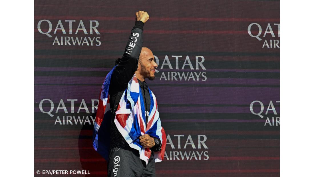 Lewis Hamilton voltou às vitórias na Fórmula 1 dois anos e sete meses depois