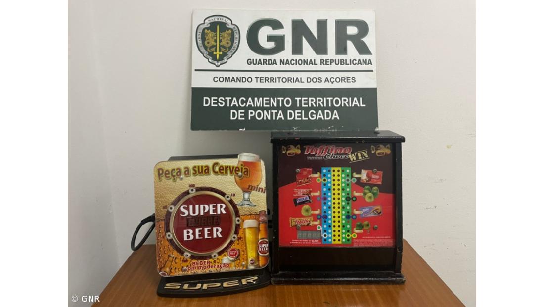 Apreendidos 89 artigos contrafeitos e duas máquinas de jogo ilegal – Imagem 1