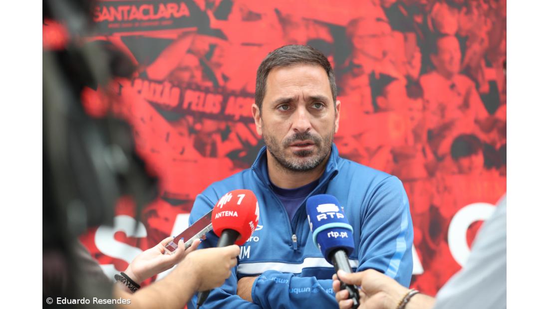 Treinador Vasco Matos renova pelo Santa Clara até 2026