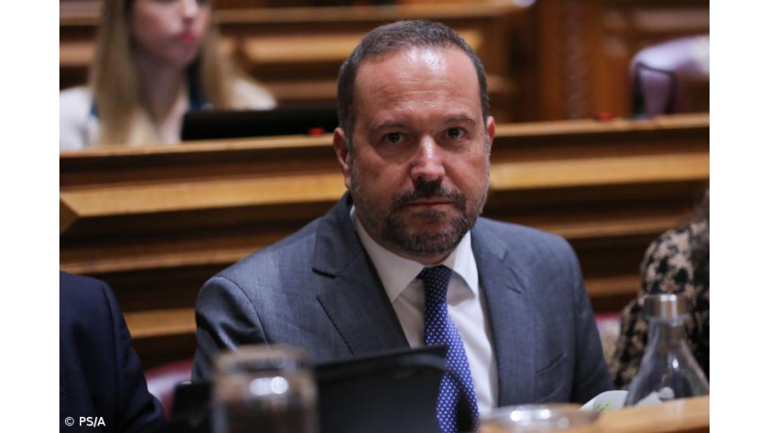Deputado do PS/Açores na AR questiona obras no aeroporto de Ponta Delgada