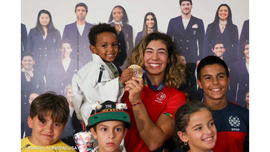 Patrícia Sampaio volta com “turbilhão de emoções” e receção calorosa 