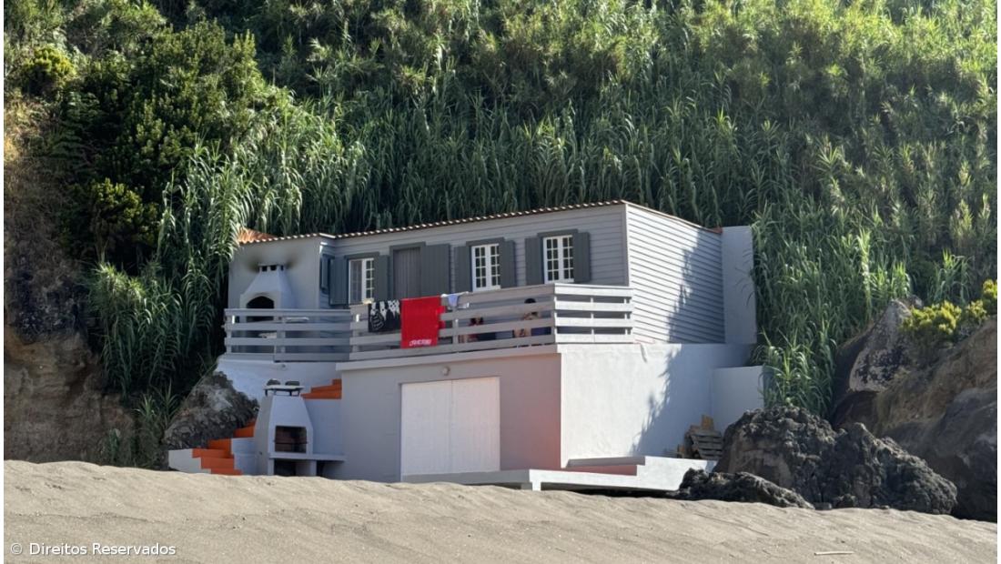 Governo garante ter instruído à demolição