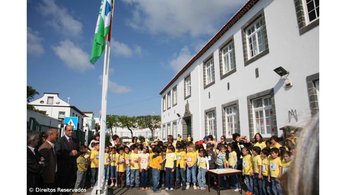 Berta Cabral inaugura obras em escola