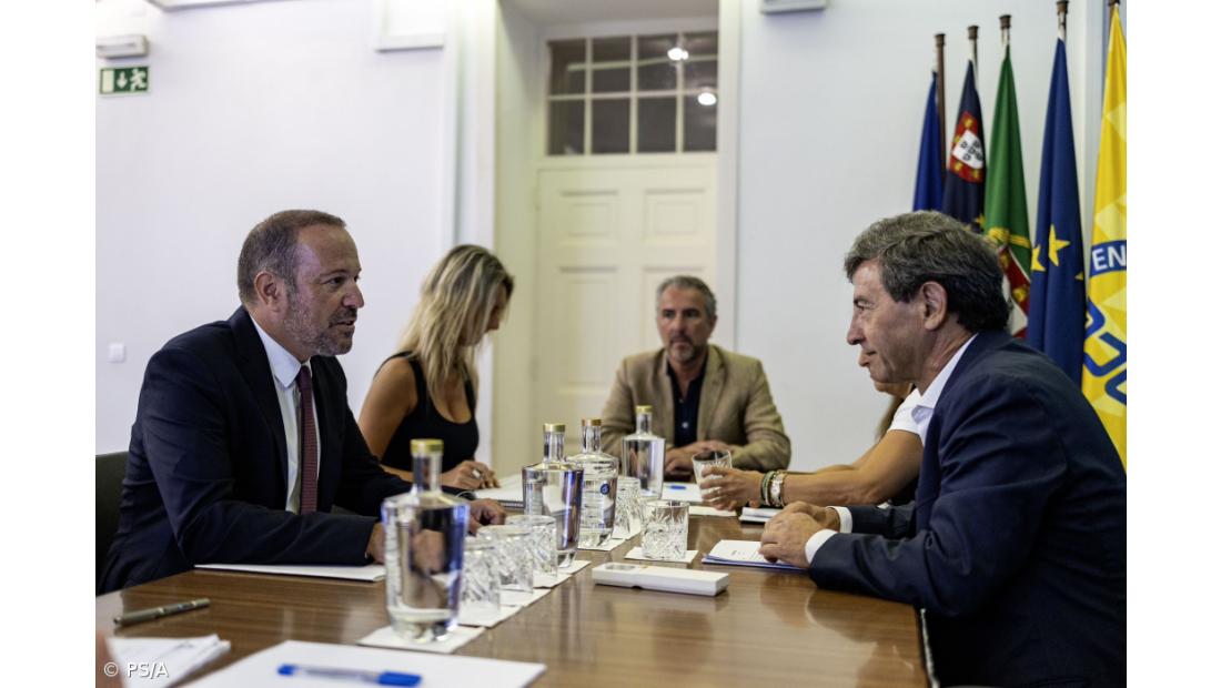 Líder do PS/Açores diz que Bolieiro tem "preferência clara" em conversar com a direita