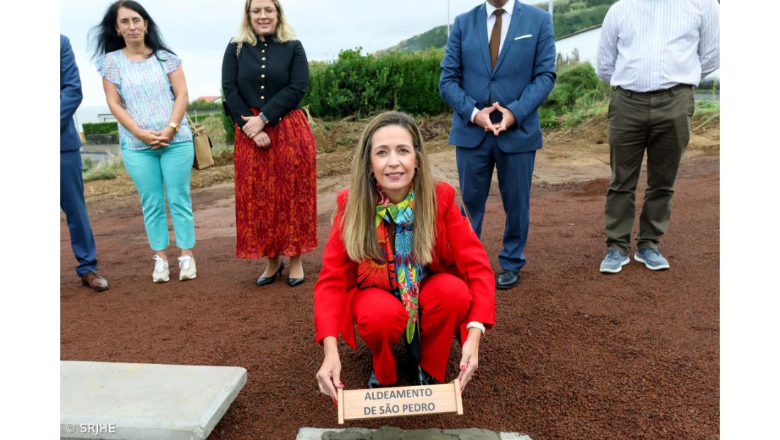 Lançamento da primeira pedra da construção de 12 apartamentos na freguesia da Maia 