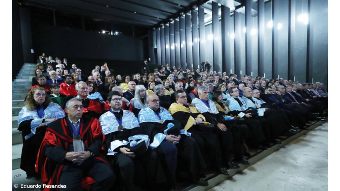Laborinho Lúcio distinguido pela UAc com Honoris Causa – Imagem 1