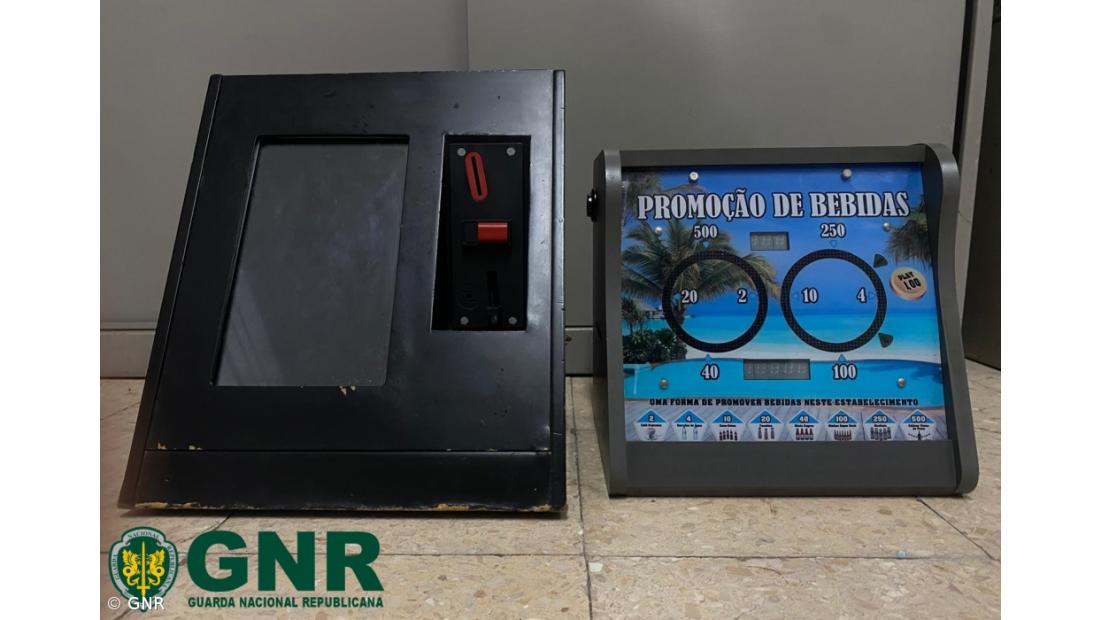 Apreensão de duas máquinas de jogo ilegal em São Miguel
