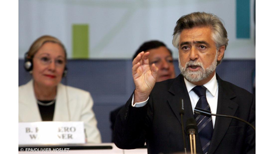 Amado em Israel e Palestina para mostar o empenho dos 27 no processo de paz do Médio Oriente