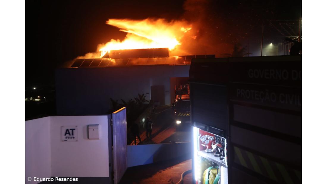 Incêndio em hotel na Lagoa ameaça moradias contíguas (Com fotos) – Imagem 3