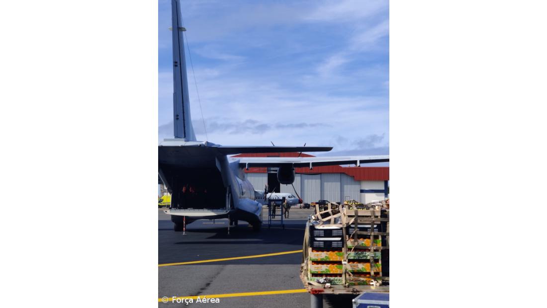 Força Aérea transportou bens de primeira necessidade para as Flores – Imagem 3