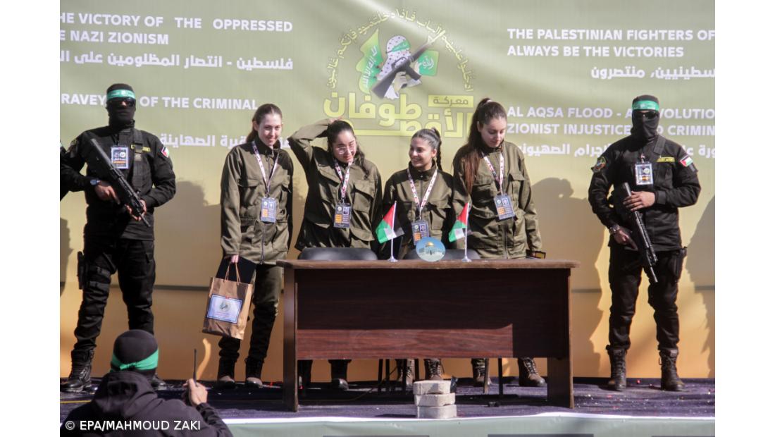 Metade das reféns libertadas passou mais de oito meses em túneis