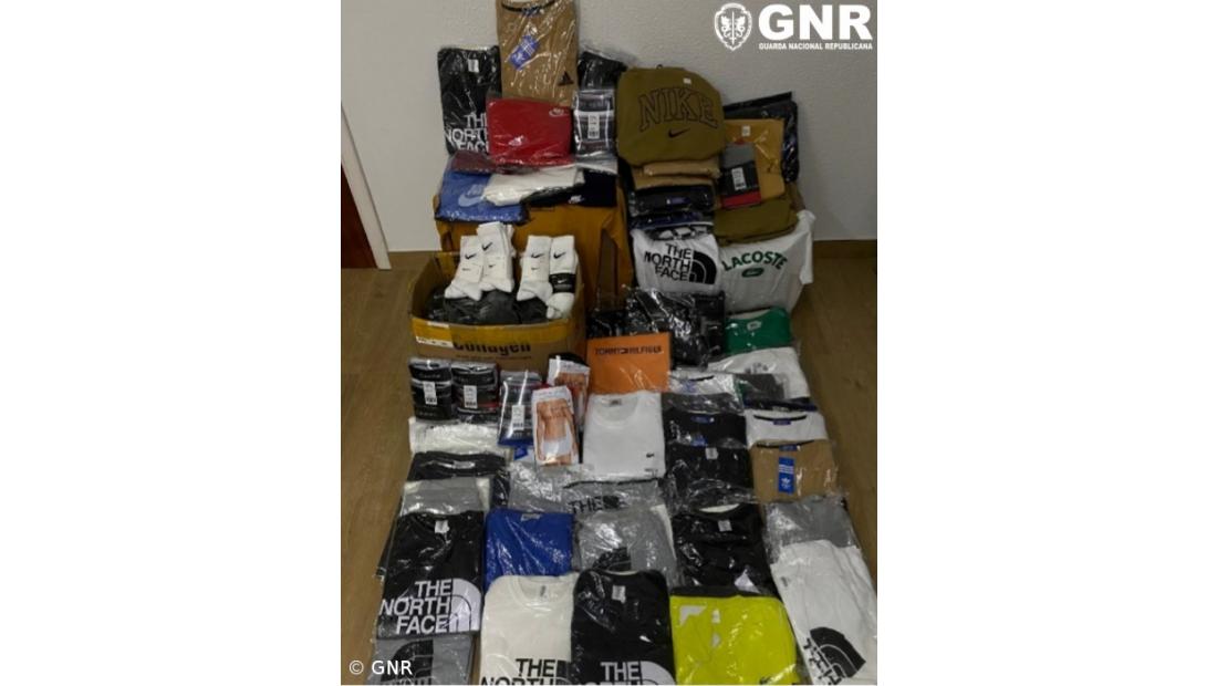 Apreensão de 300 artigos contrafeitos em Ponta Delgada