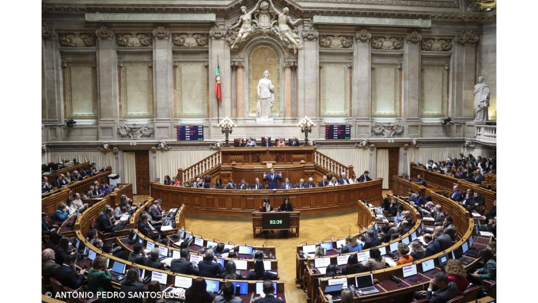 Parlamento volta a ter dez partidos como em 2019, número recorde
