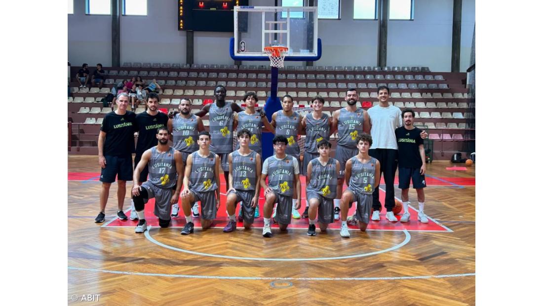 Lusitânia garante a manutenção na Proliga 