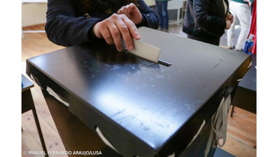 Cinco das 13 listas pelos Açores repetem primeiros candidatos