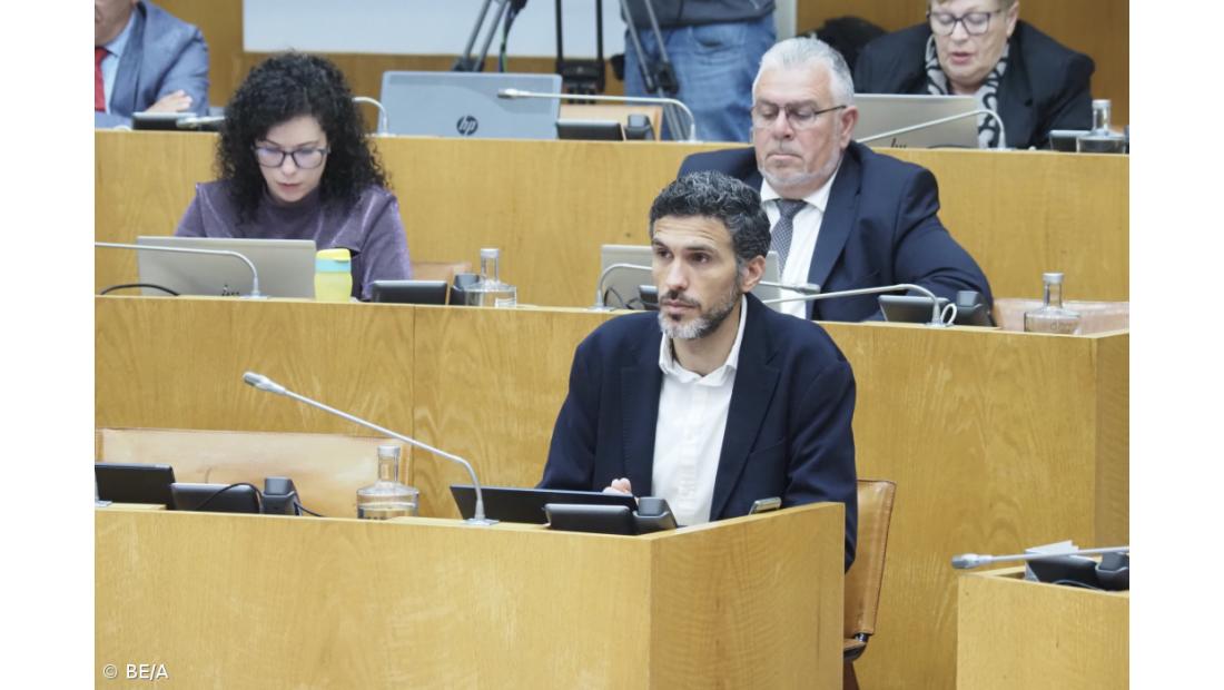 Parlamento dos Açores rejeita projeto-piloto de semana de trabalho de 4 dias 