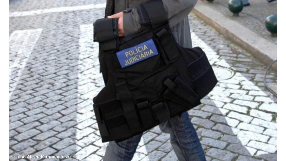 Detida mulher suspeita de matar irmão em São Miguel