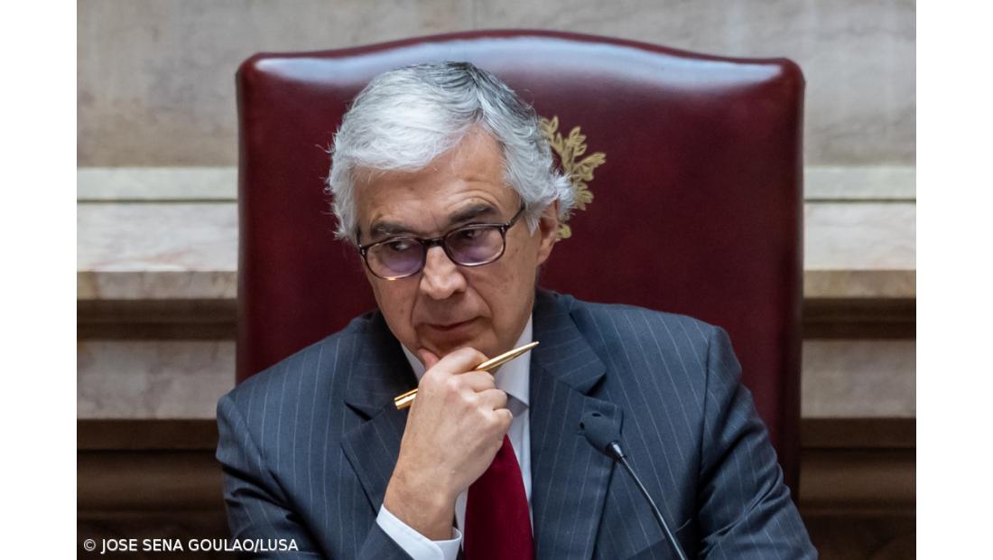 Aguiar-Branco pede urgência no investimento em cibersegurança e no combate à desinformação