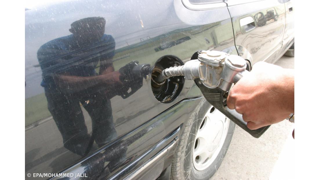 Gasolina desce  dois cêntimos 