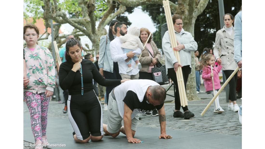 Peregrinos percorrem Campo de São Francisco de joelhos movidos pela fé que "apaga a dor" (Com Fotos) – Imagem 3