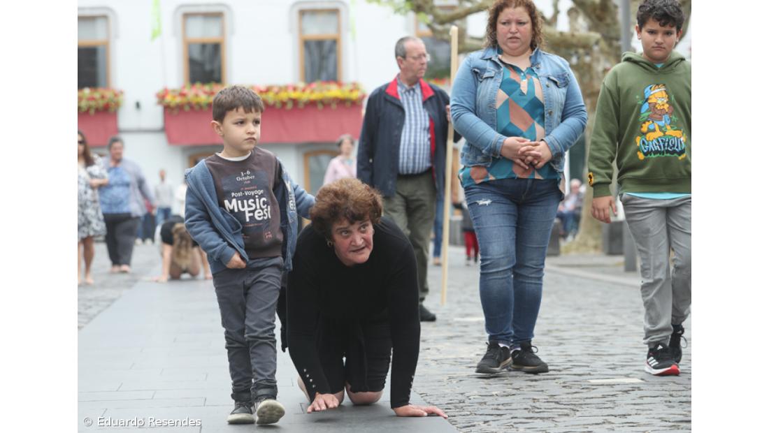 Peregrinos percorrem Campo de São Francisco de joelhos movidos pela fé que "apaga a dor" (Com Fotos) – Imagem 11
